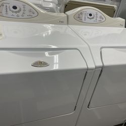 Front Load Maytag Set Gas