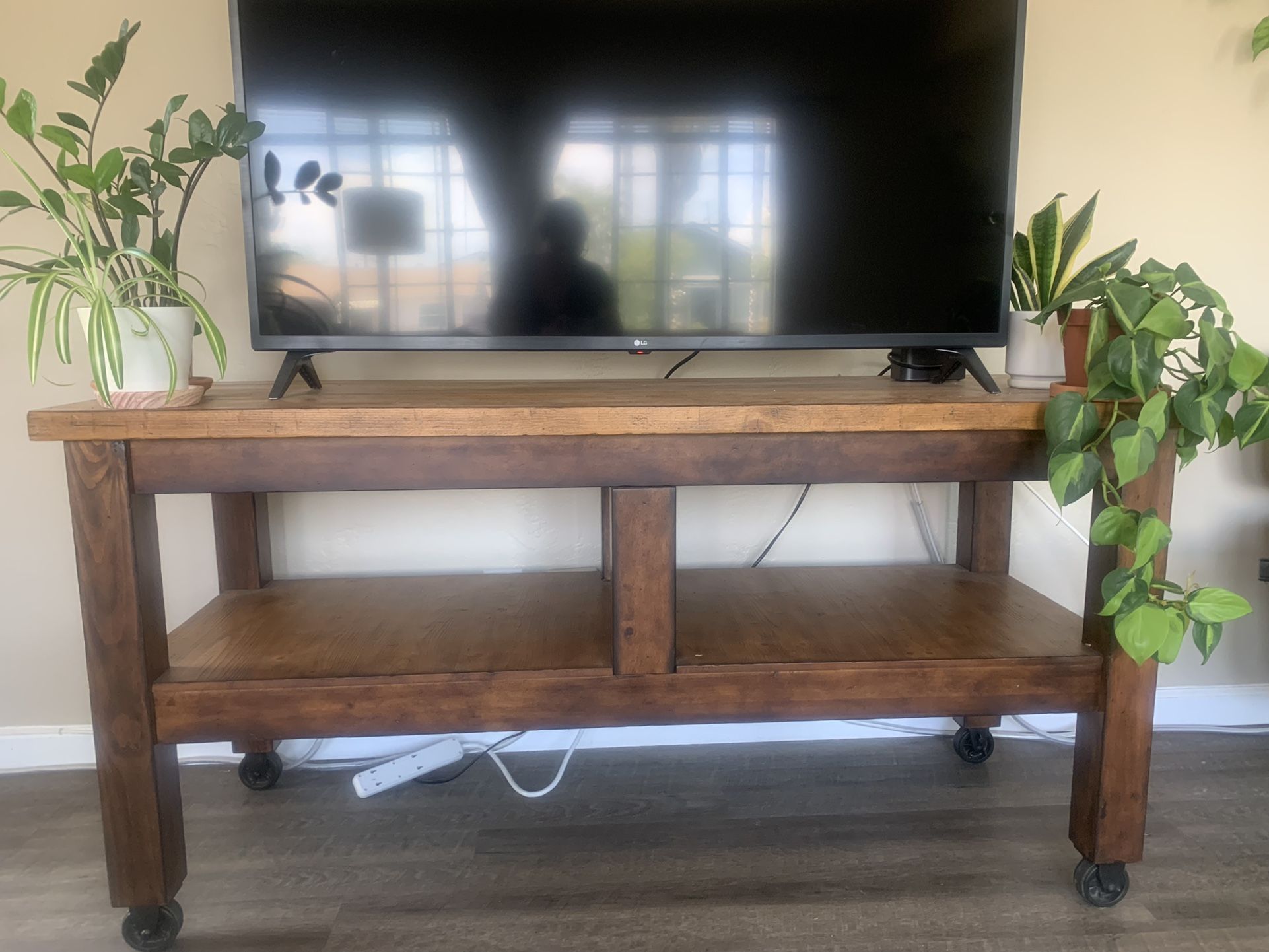 Beautiful Tv Stand/console Table 