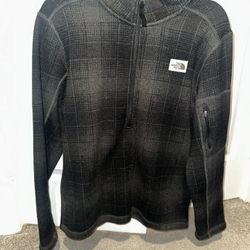 North Face Pullover (Medium)