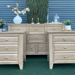 🌿 POTTERY BARN INSPIRED SOLID WOOD DRESSER & TWO MATCHING NIGHTSTAND ****REFINISHED****