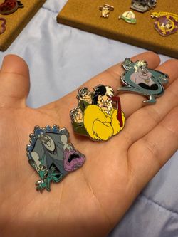 Disney villains pin set