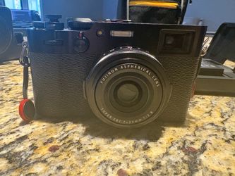 Fujifilm X100V - Low Shutter Count