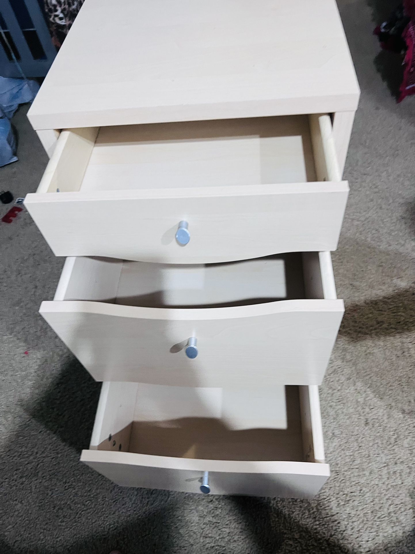 Modern 3-Drawer Wood Dresser / Nightstand – Light Oak Finish