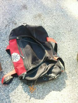 Large Marlboro gym bag 24"x18"x9"