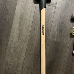 8 Pound husky Sledge Hammer