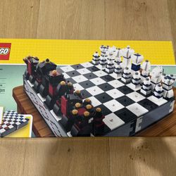 Lego Chess Set 40174 - Unopened! 