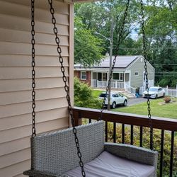  Hanging Swing/Bench 2 -person Gray Outdoor Swing With Seat Cushion 
