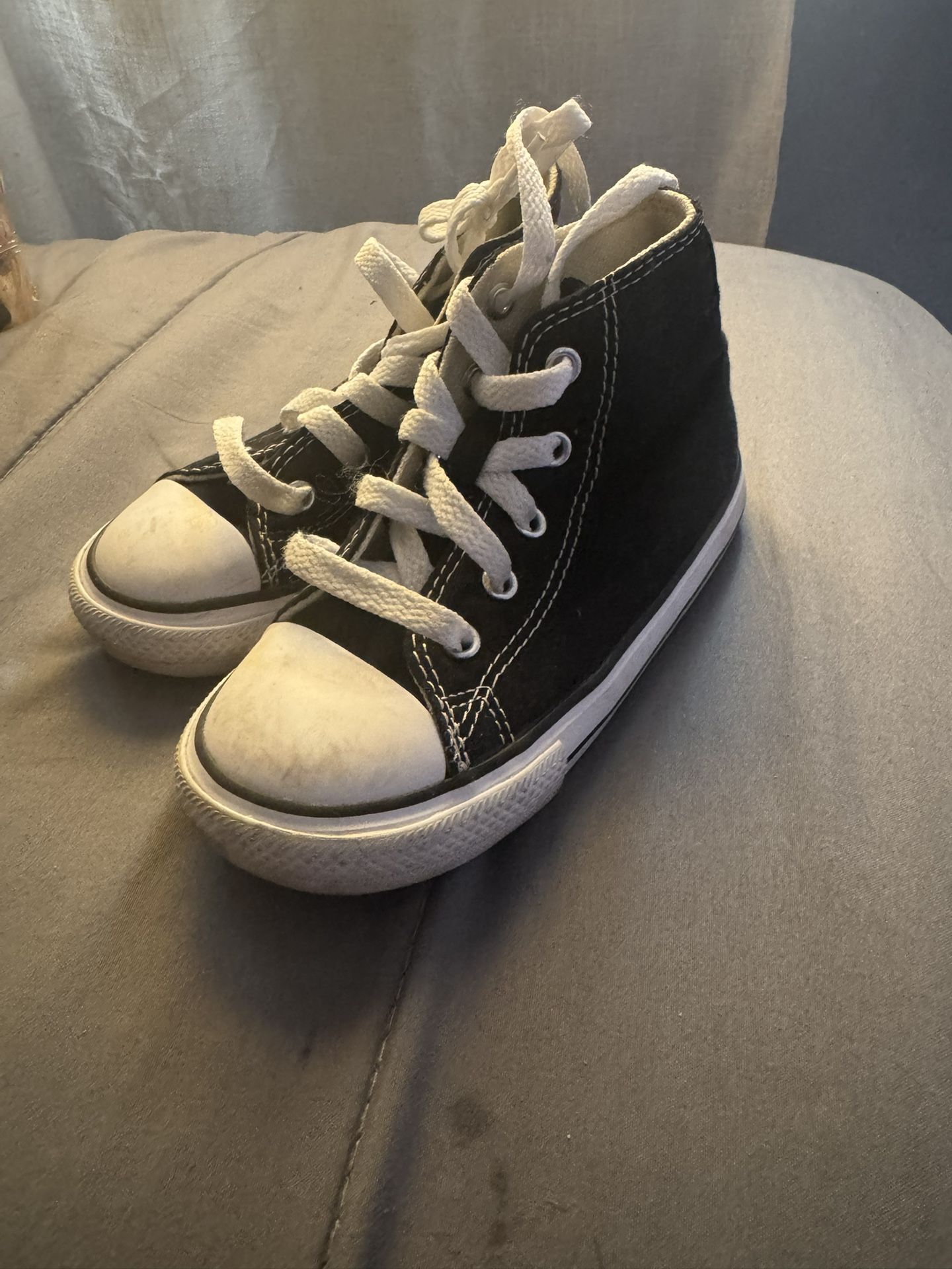 Converse Toddler Size 9