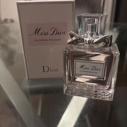 Miss Dior perfume