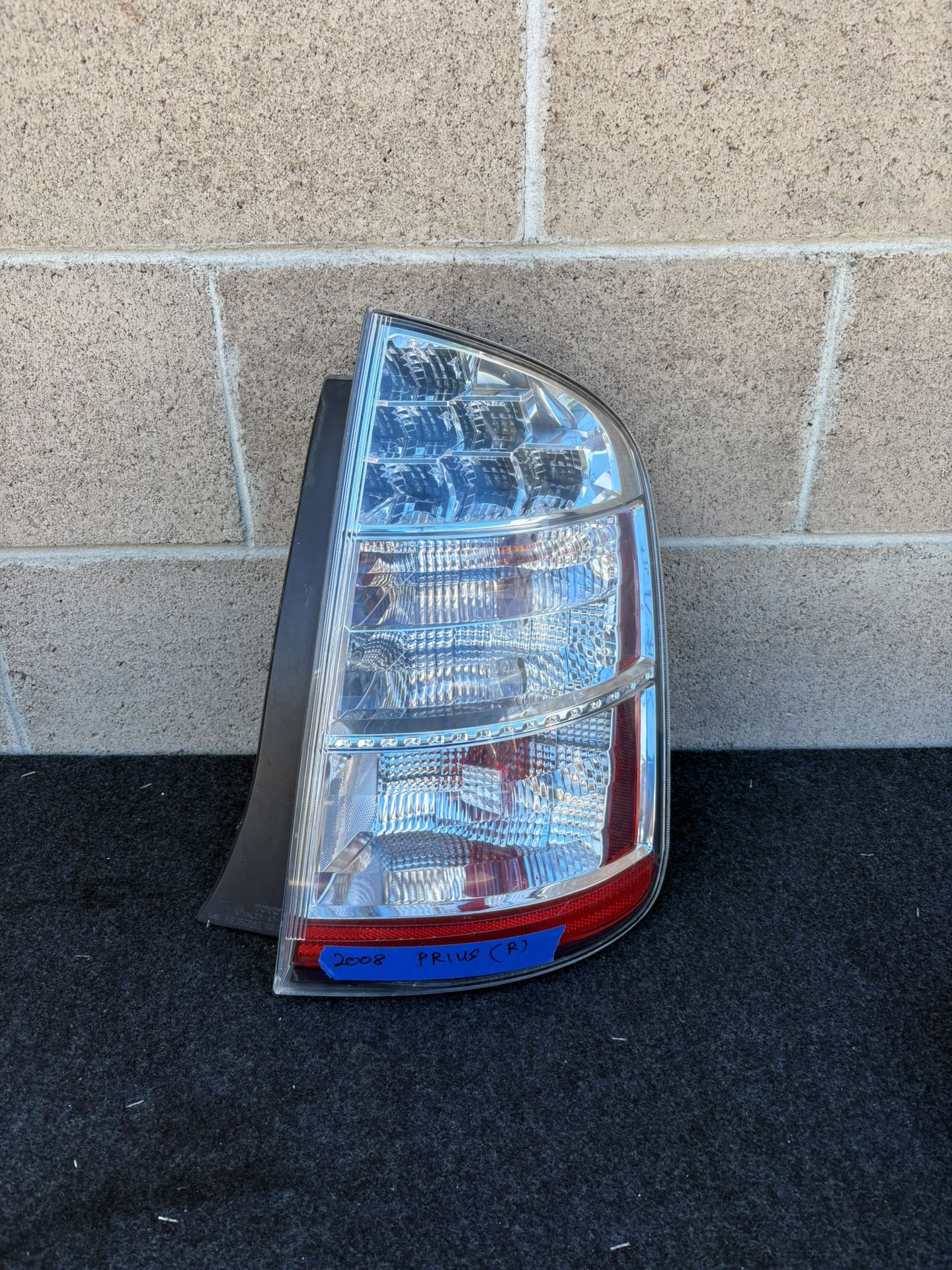 2006-2009 Toyota Prius Passenger Side Tail Light OEM