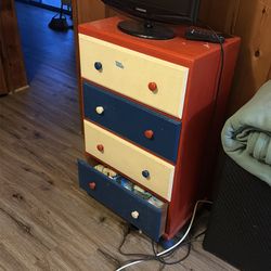 Small multicolor dresser