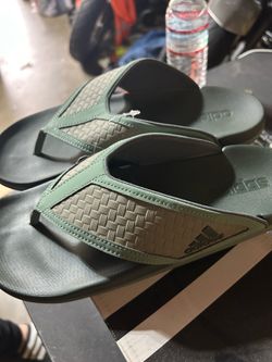 ADIDAS adilette CF Size 9 Men's Sandals Slides Slippers  Sandalia para Hombres