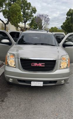 2007 gmc Yukón on 22" rims
