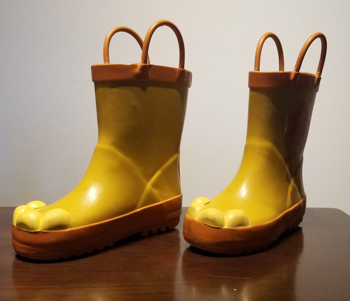 Used Raining Kid Boots size 7 Original Disney Store