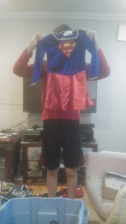 Super girl costume size small for kids