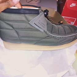 Brand New Clarks Wallabies Quilted Olive Size 10.5