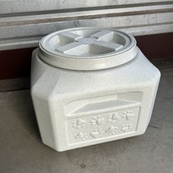 Dog Food Container & Scooper