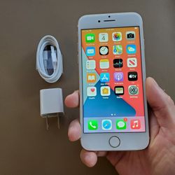 iPhone 7 - UNLOCKED - Like New  