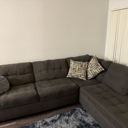 GRAY RIGHT CHAISE SECTIONAL SOFA