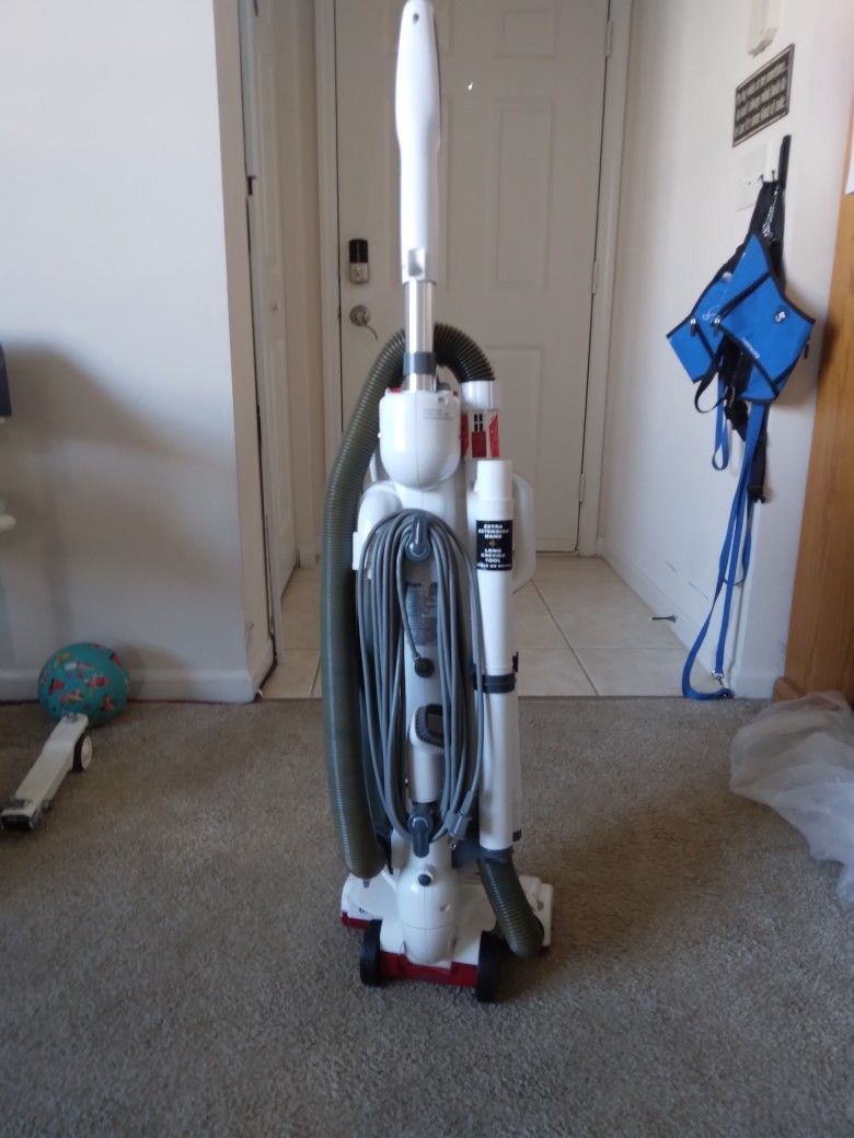 Shark Vacuum Cleaner for Sale in Dayton, OH OfferUp