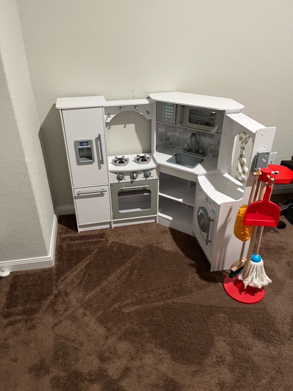 Kitche Setting Toddler kitchen play set for Sale in Converse, TX - OfferUp