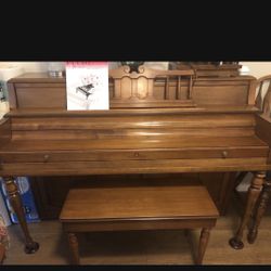 Vintage maple wood Wurlitzer piano