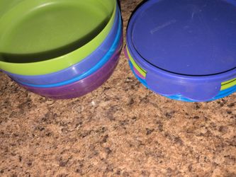 Tupperware bowl s with lids