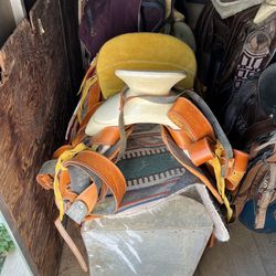 Mexican Horse Saddle 16”