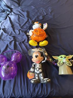 Disney Popcorn Buckets Grogu Sipper