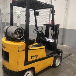 4000 Lbs Forklift YALE