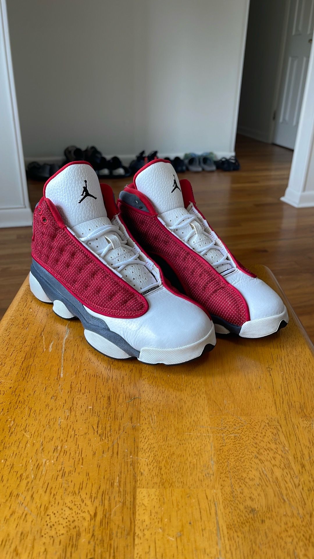 NEW CONDITION JORDAN 13 size 5.5Y
