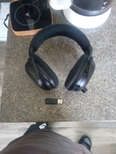 Wireless Razer V2 Blackshark Pro w THX Surround Sound