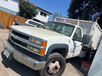 Chevy 3500  Blanca