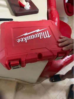 Milwaukee M18 Impact Driver Kit