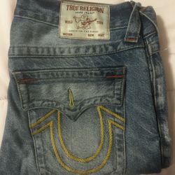 True Religion Light Wash Yellow Stitch Jeans Size 32