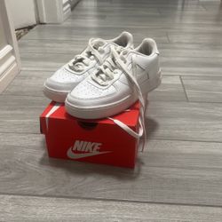 Kids Nike Shoes Size 5y