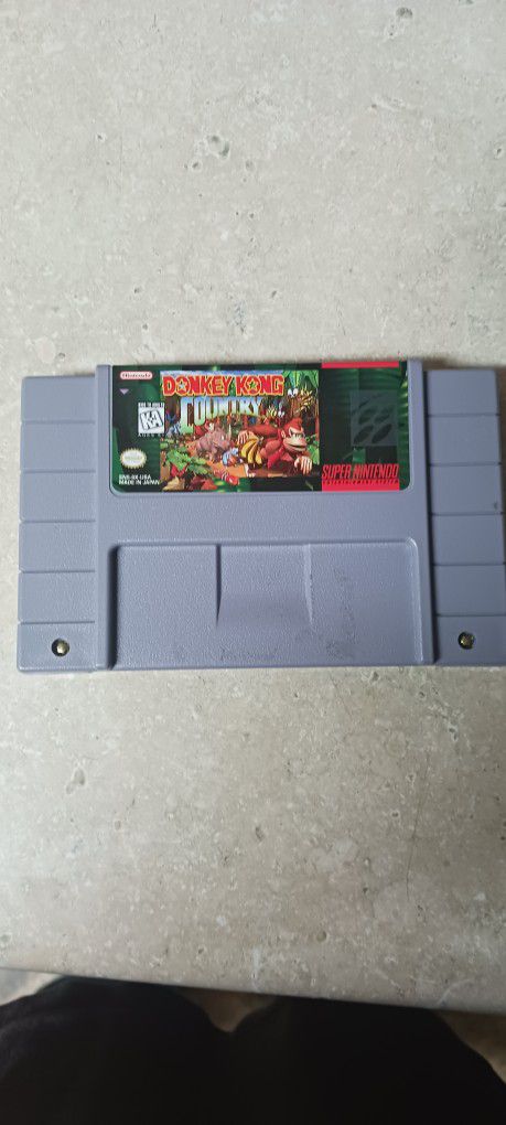 Donkey Kong County super Nintendo game works great 