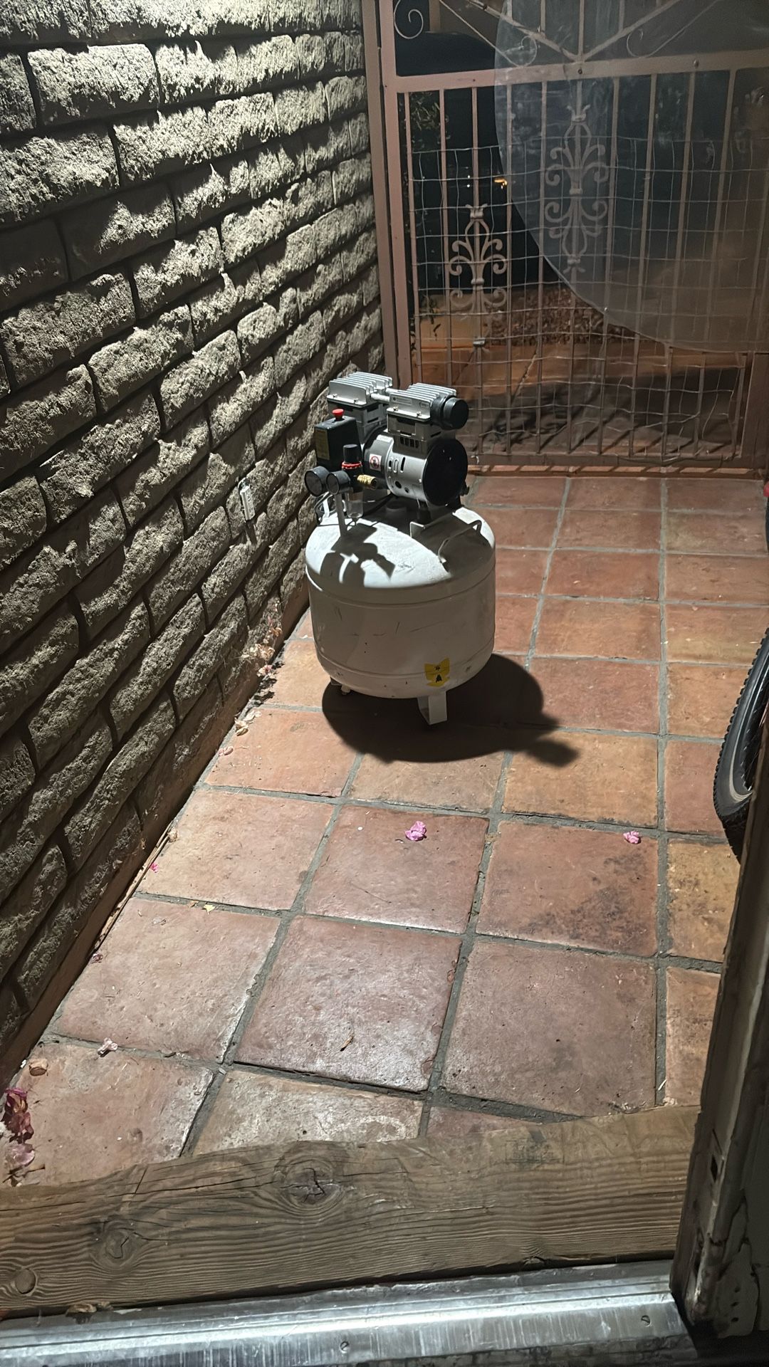 Super Quiet Air Compressor