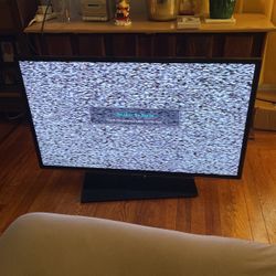 Samsung 42’ Smart TV