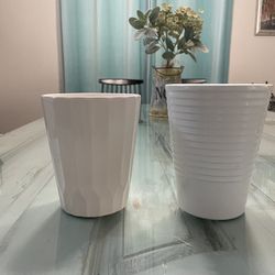 flower pots/ vases