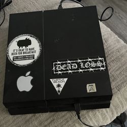 PS4 W/games No Controller