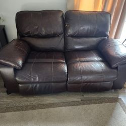 Loveseat power both reclining foot and headrest