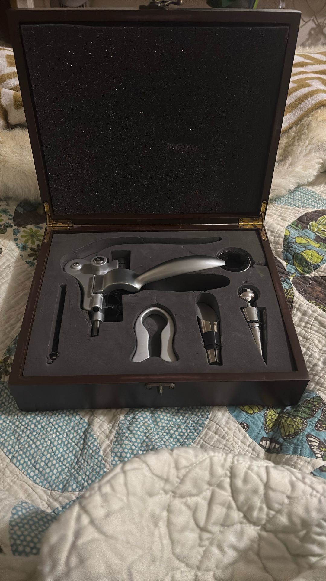 Wine Accessories Kit