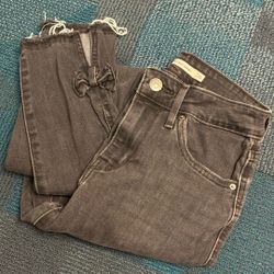 Bow Ankle Levi’s Jeans 