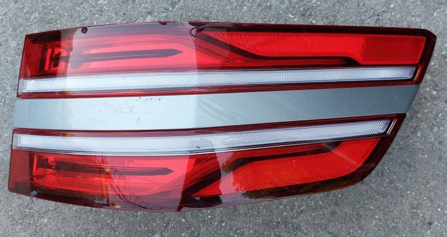 2021 2022 2023 2024 GENESIS GV80 RIGHT PASSENGER TAIL LAMP