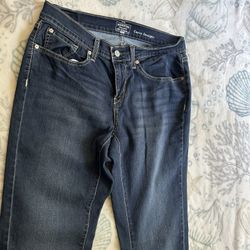 Signature Levis Curvy Straight 