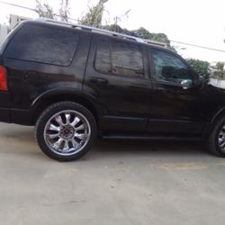 2003 Ford Explorer 