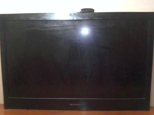 32 Emerson TV