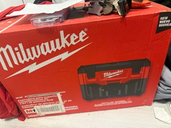 Milwaukee M18 2-Gallon Wet/Dry Vacuum