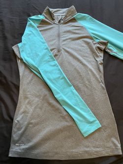 Nike Fitted Sweater